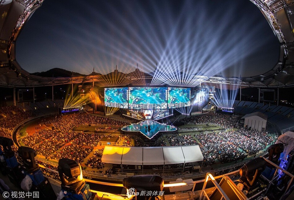 S15LOL全球总决赛选手美食vlog：Knight带队友吃火锅